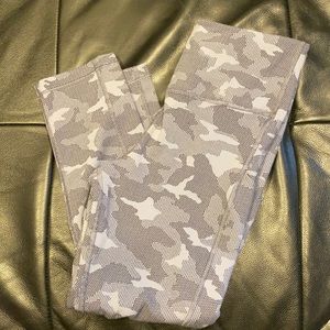 Ultimate stash pocket textured Camo Capri